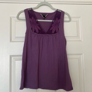 Lucky sleeveless tee. Size M. Excellent condition